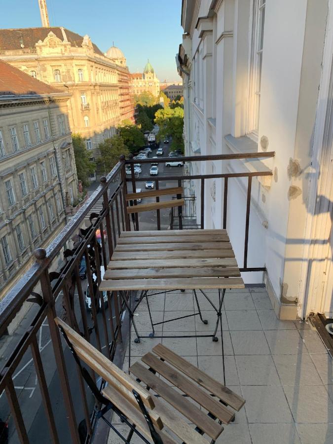 Real Apartments Zoltán Budapeste Exterior foto